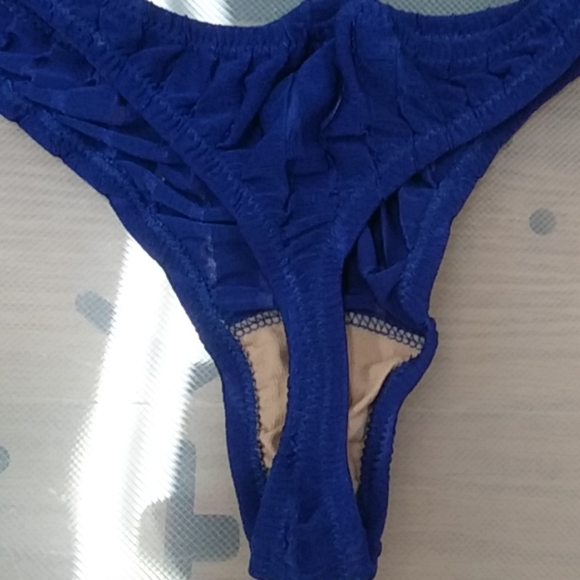 Underwear/Thong - Picture 4 of 4
